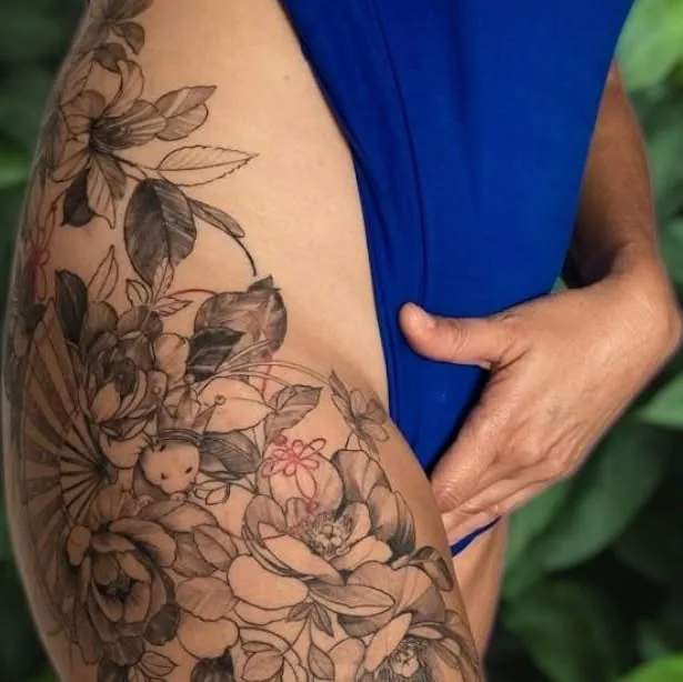 Composition florale publiée par Amaz’Ink Tattoo